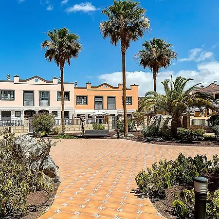 Townhouse Near The Beach El Duque Casa vacanze *